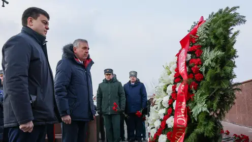 К памятнику воинам-интернационалистам возложили цветы