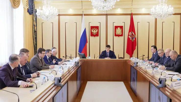 Правительство Красноярского края обсуждает реализацию задач, поставленных Владимиром Путиным в послании Федеральному собранию
