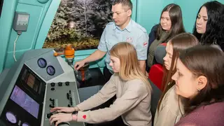 Впервые на Красноярской железной дороге началось обучение женщин профессии помощника машиниста