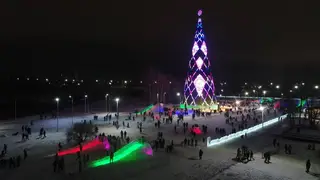 В Красноярске открыли главную городскую ёлку в Татышев-парке