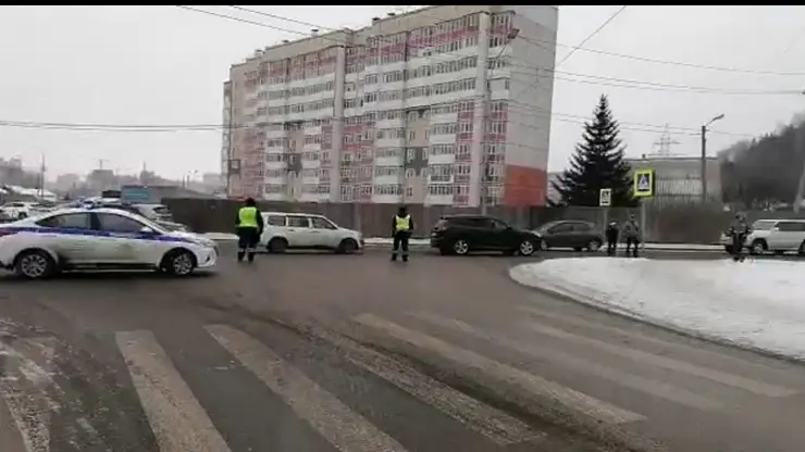 Жителей Красноярска предупредили о заторах в районе фанпарка “Бобровый лог”
